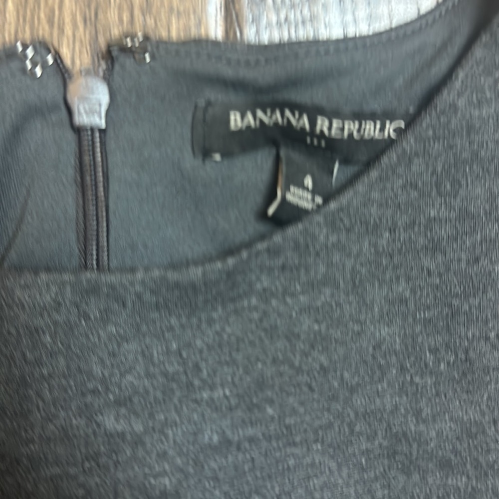 Banana Republic Women’s Gray Open Cut Out Shoulder Dress Size 4 - Picture 8 of 9